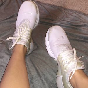 White Nike Presto